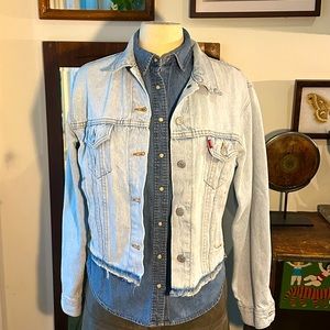 Levi vintage classic jean jacket with distressed hem